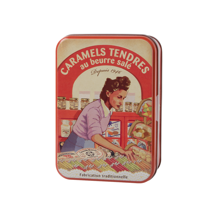 Weiche Carameltäfeli mit Salz in Metalldose
