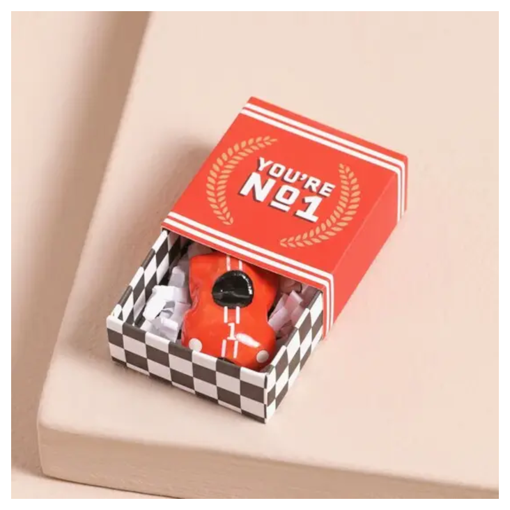 Kleiner Matchbox-Keramik-Token | Rennwagen