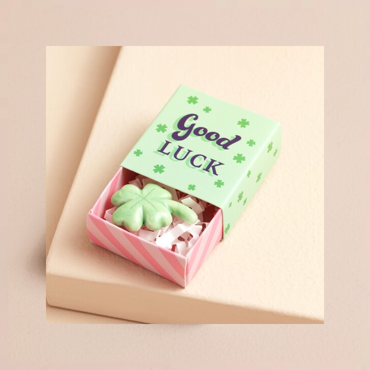 Kleiner Matchbox Keramik Token - Kleeblatt