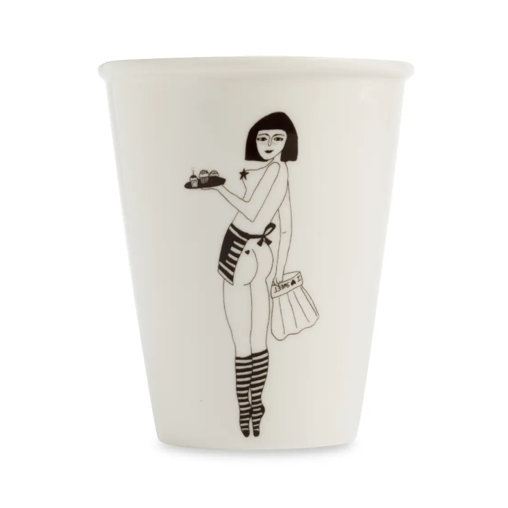 Porzellantasse mit Pin-up-Mädchen